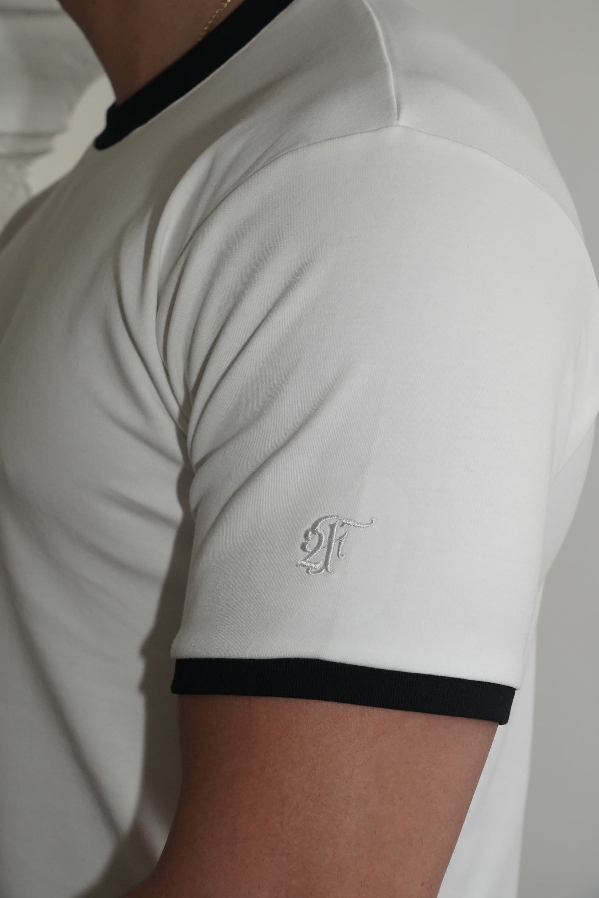 milano fitted tee — white/black