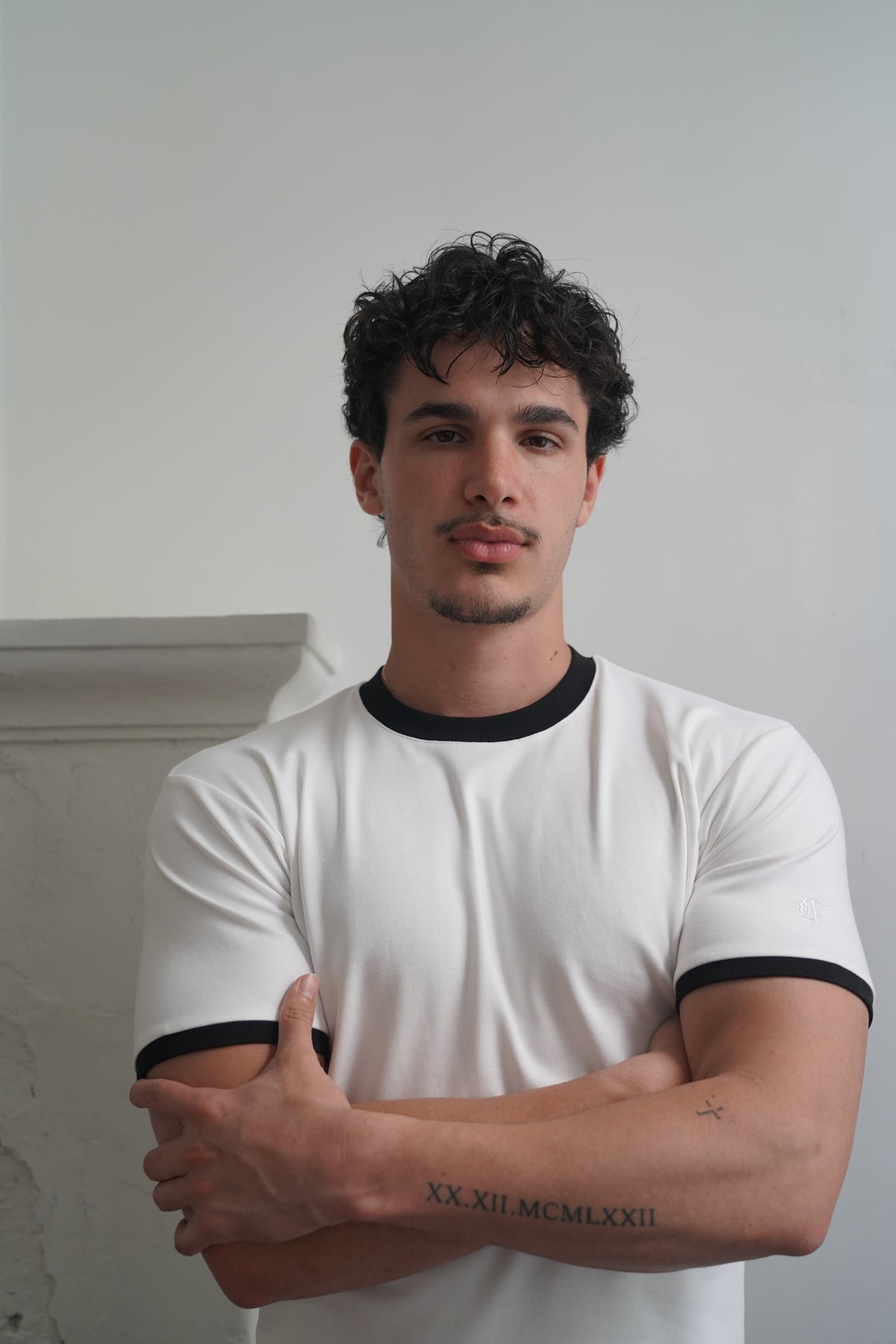 milano fitted tee — white/black