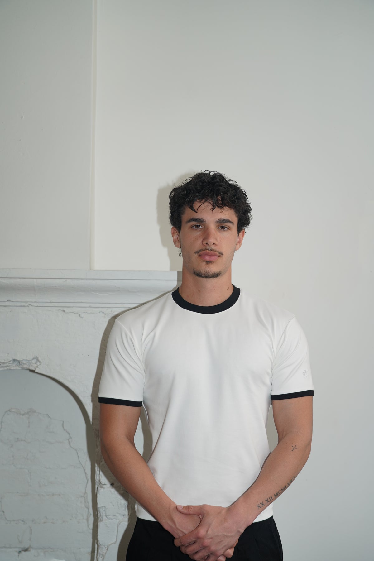 milano fitted tee — white/black