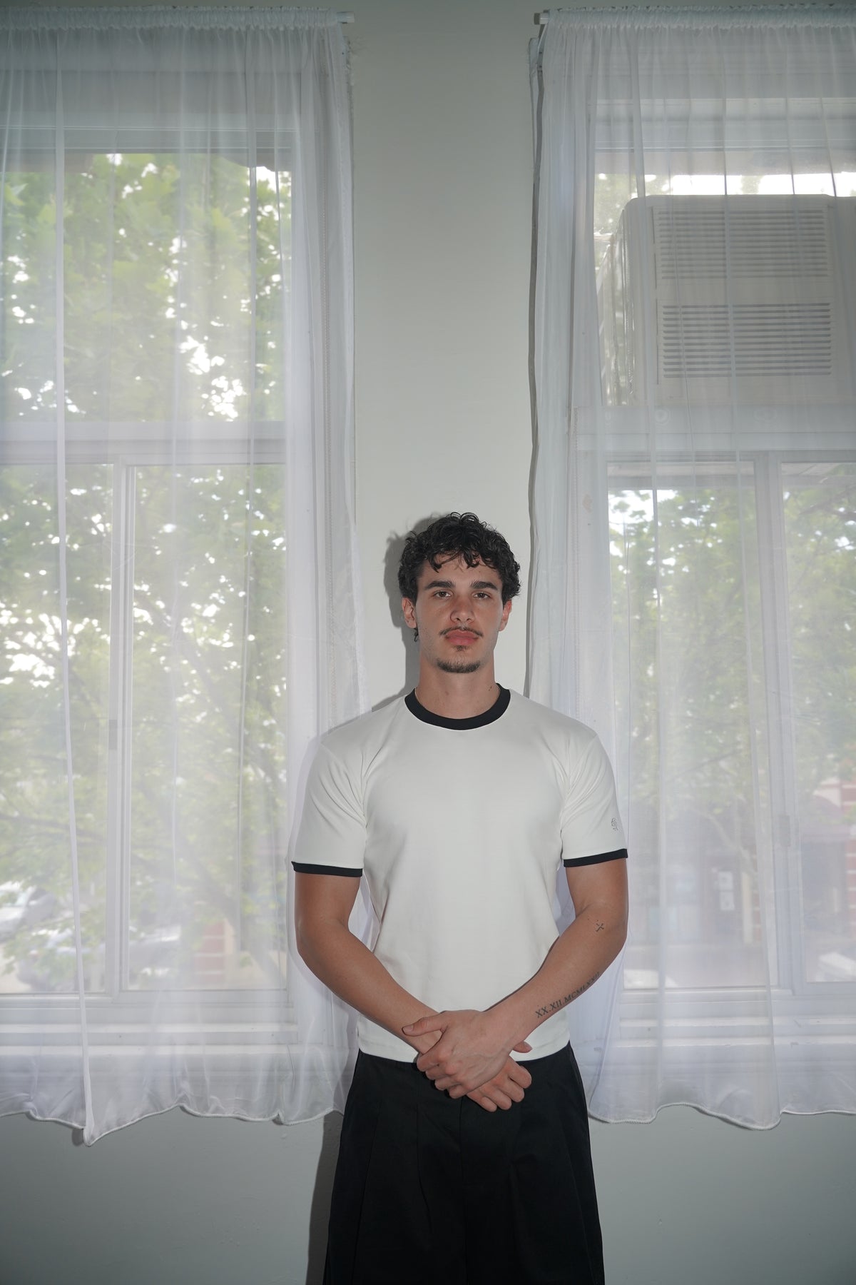 milano fitted tee — white/black