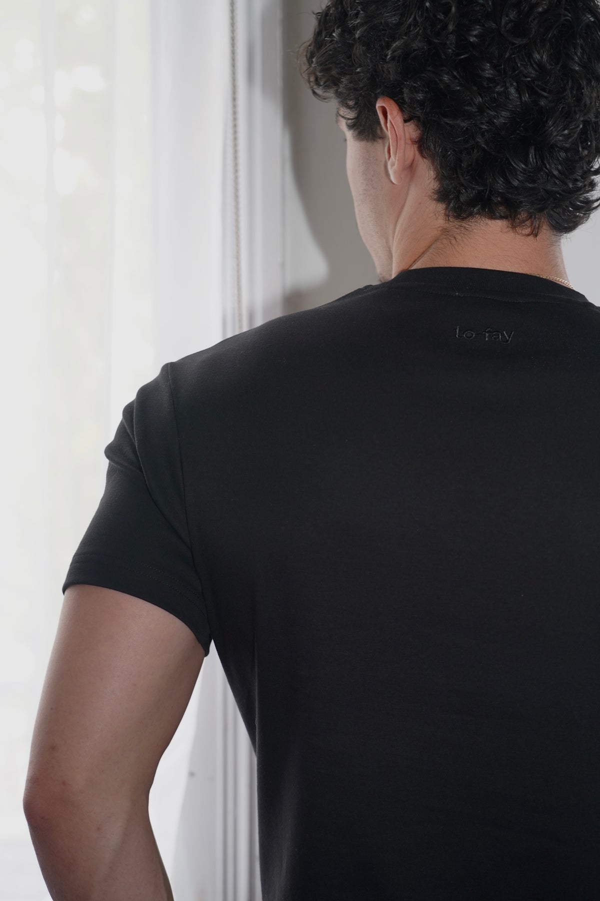milano fitted tee — black