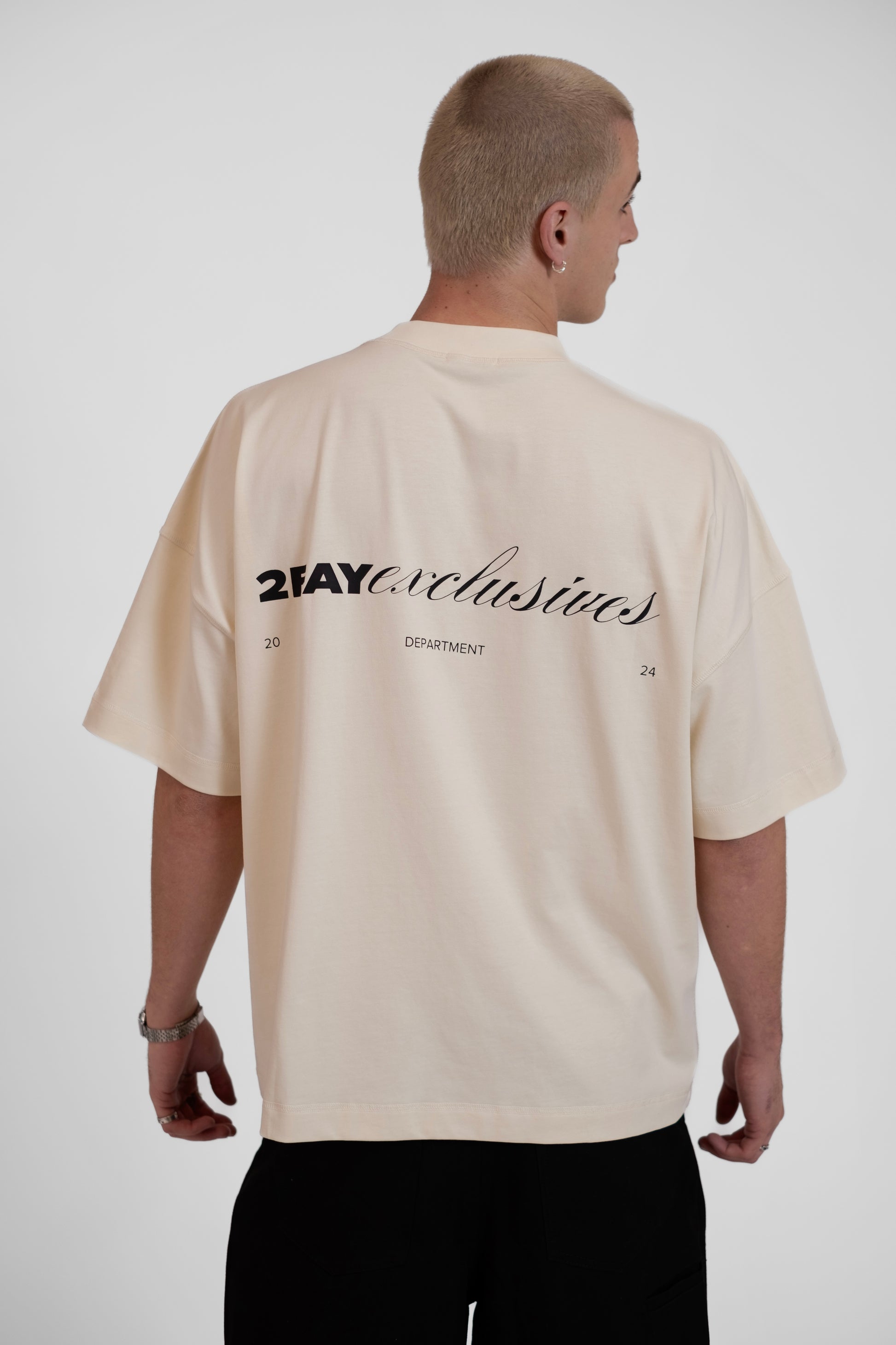 Exclusives Tee - Dune